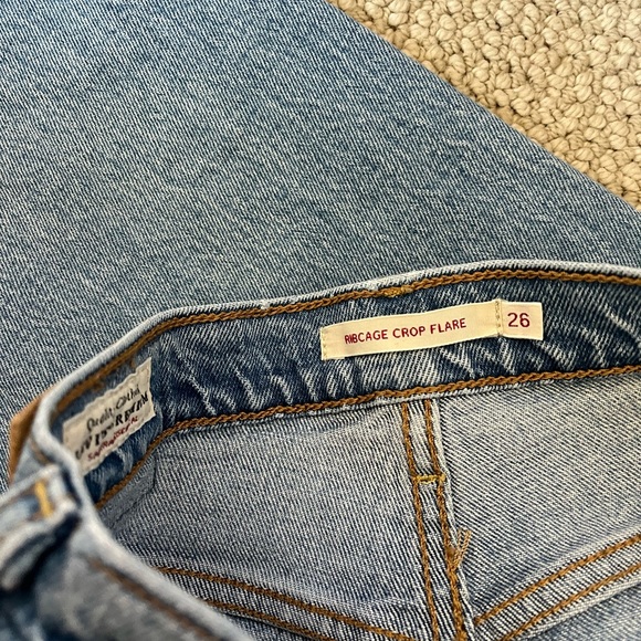 Levi’s Ribcage Crop Flare - Picture 3 of 6